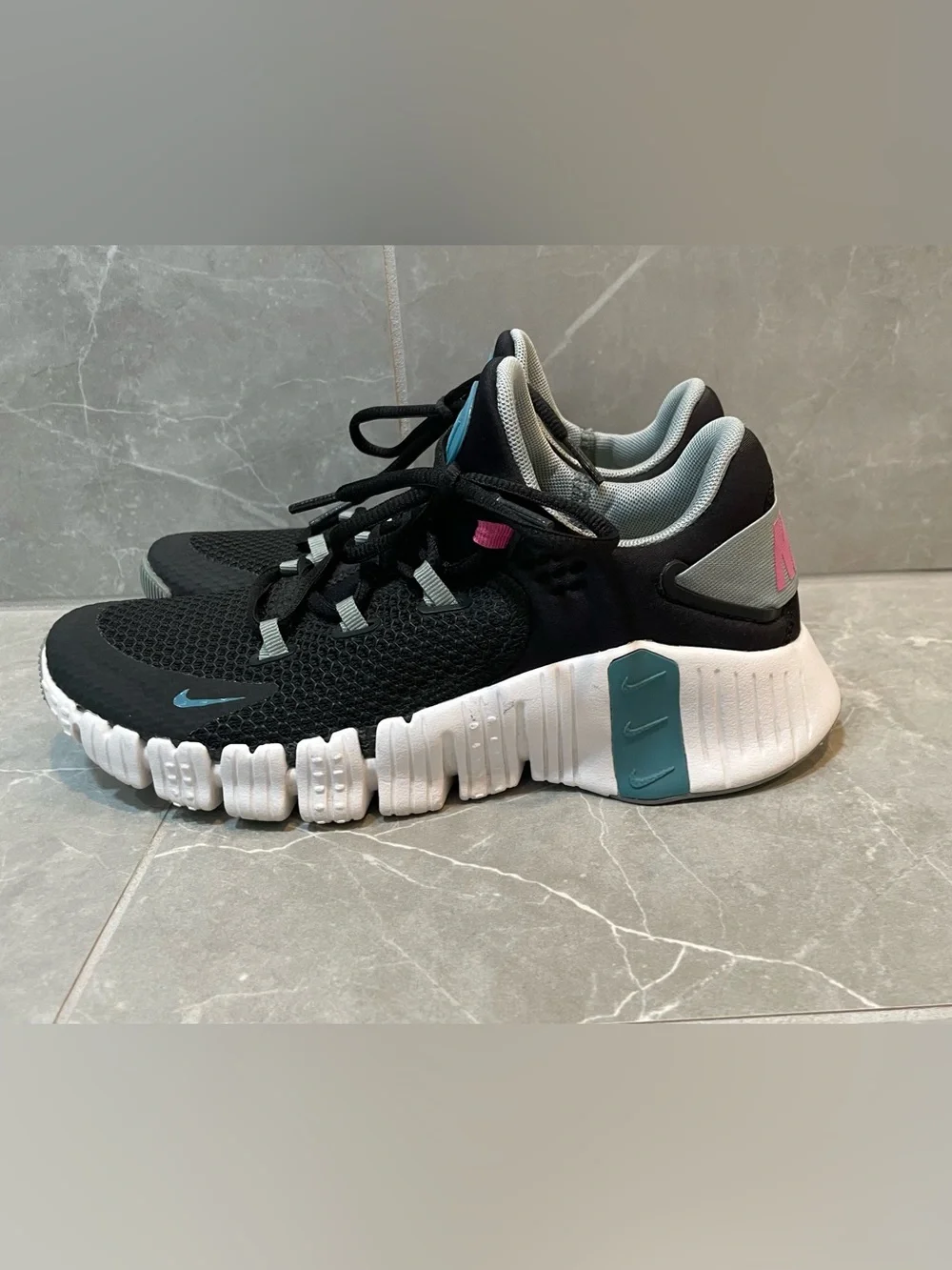 Nike Free Women’s Metcon 4 Lace Up Black Teal Mesh Athletic Training Sneakers 8